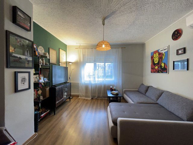 Eladó családi ház, Pécsett 40 M Ft, 3 szobás