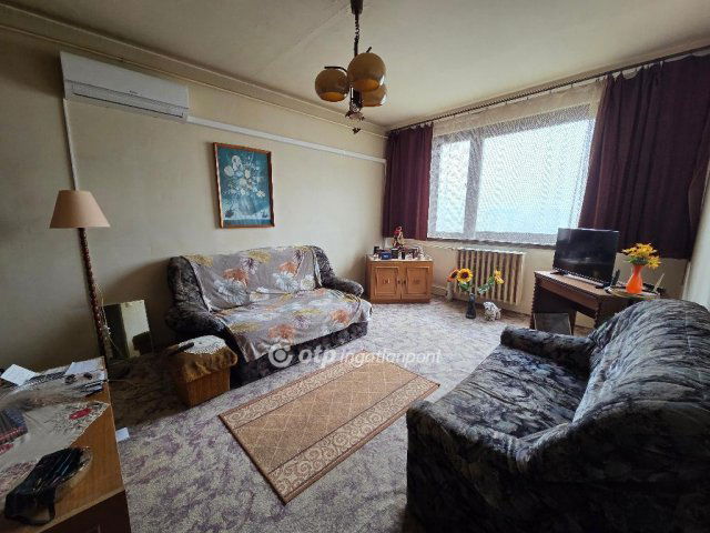 Eladó panellakás, Szegeden 36 M Ft, 1+1 szobás