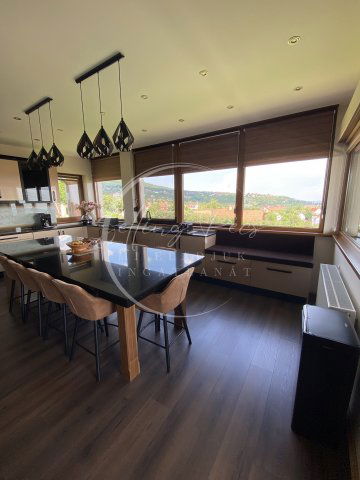 Eladó téglalakás, Pécsett 127 M Ft, 3+1 szobás