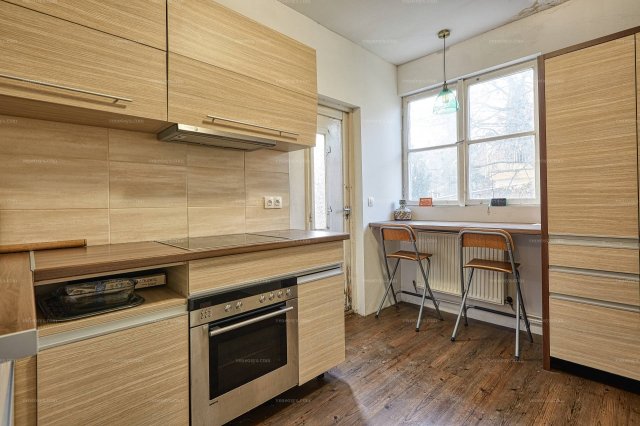 Eladó téglalakás, Sopronban 77 M Ft, 4 szobás