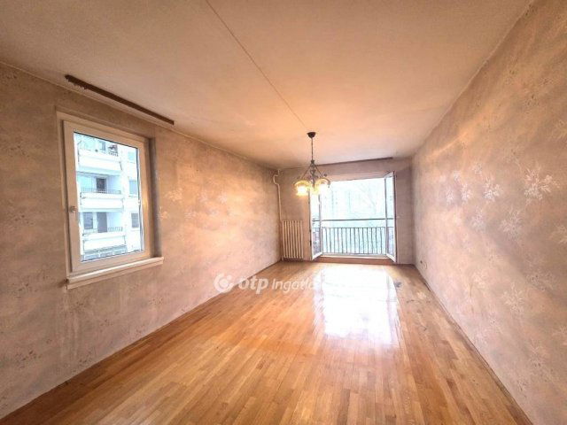 Eladó panellakás, Budapesten, III. kerületben 63.99 M Ft