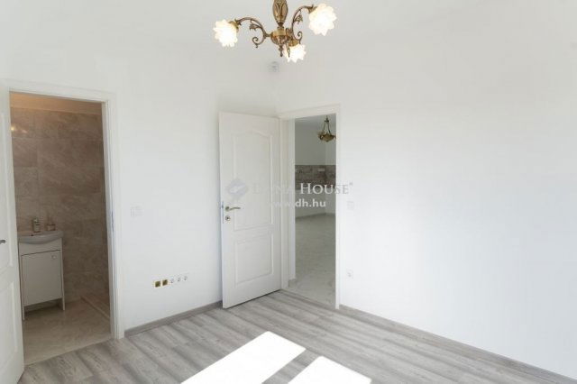 Eladó családi ház, Pomázon 199 M Ft, 5 szobás