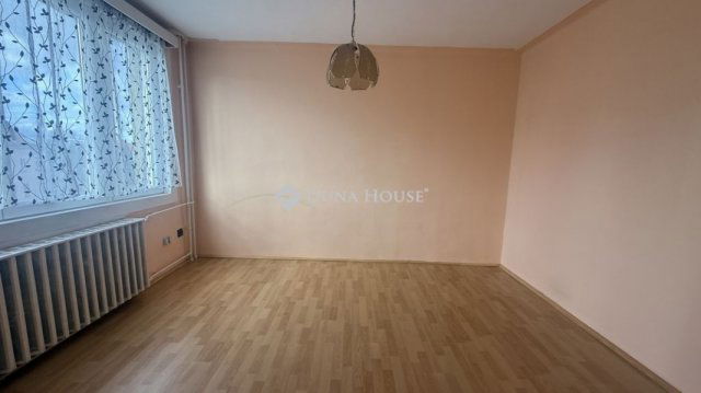 Eladó téglalakás, Szombathelyen 43 M Ft, 3 szobás