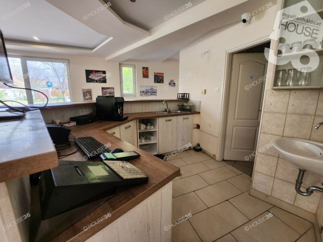 Kiadó üzlethelyiség, Kecskeméten 200 E Ft / hó