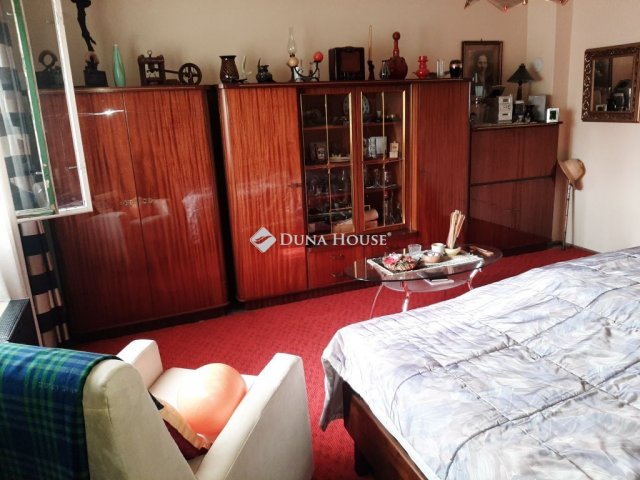 Eladó családi ház, Esztergomban, Vízimalom utcában 75 M Ft