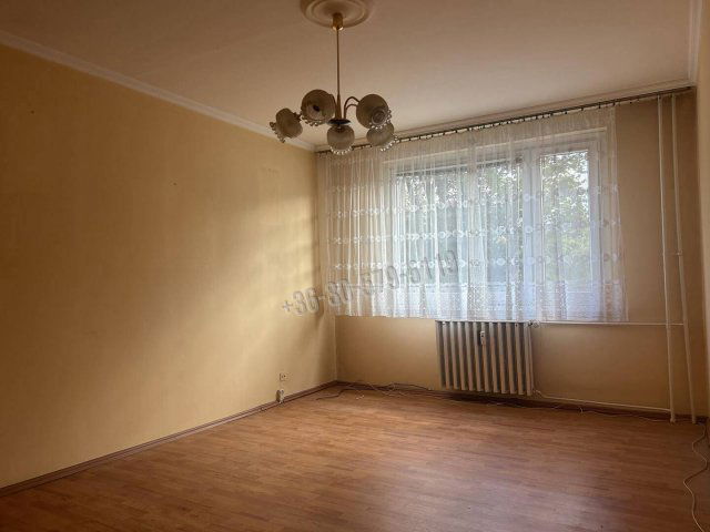 Eladó panellakás, Szegeden 45.5 M Ft, 2 szobás