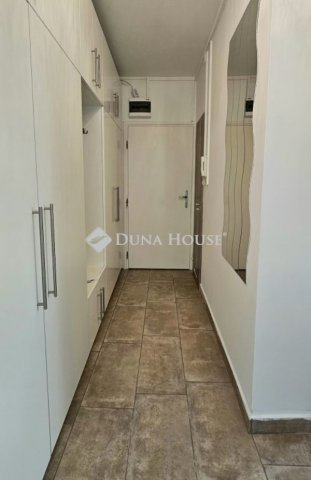 Eladó panellakás, Pécsett 49.9 M Ft, 2 szobás
