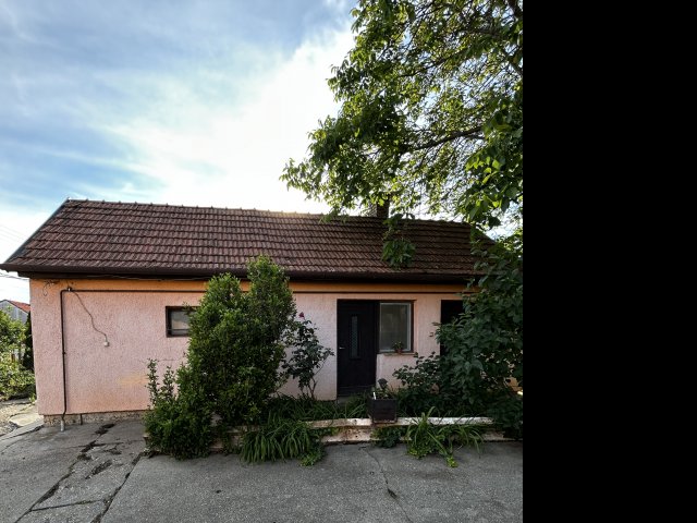 Eladó családi ház, Pécsett, Pellérdi úton 79.9 M Ft, 3 szobás