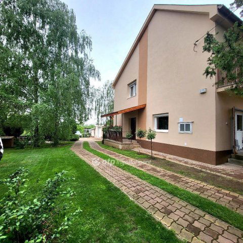 Eladó családi ház, Mikepércsen 219 M Ft, 5 szobás