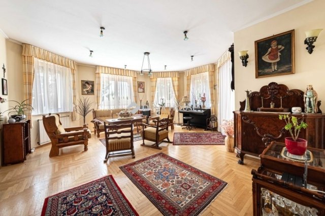 Eladó családi ház, Budakeszin 350 M Ft, 11 szobás