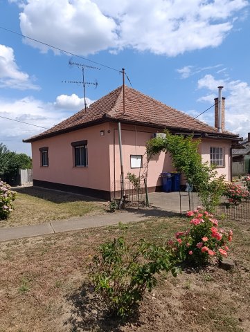 Eladó családi ház, Debrecenben 64.9 M Ft, 3 szobás