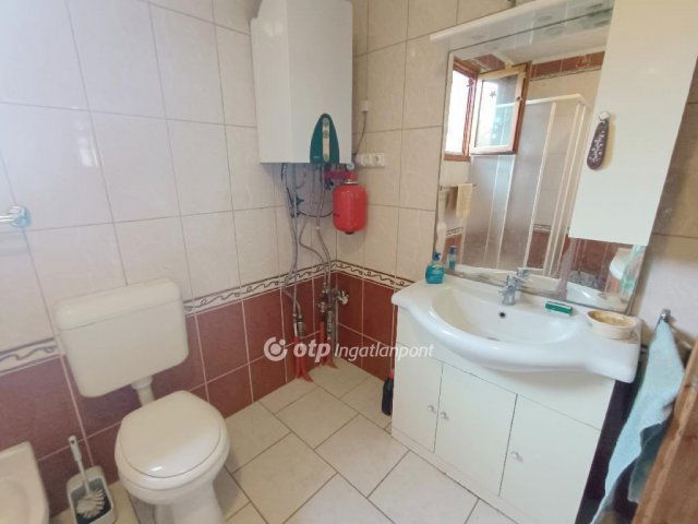 Eladó családi ház, Szigetszentmiklóson 89.4 M Ft, 5+1 szobás