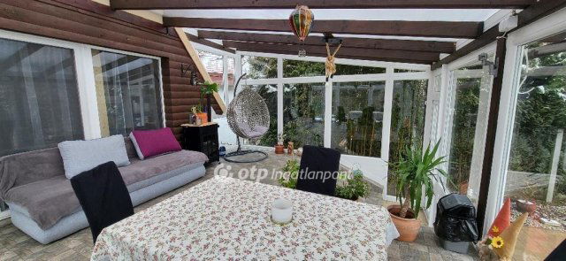 Eladó családi ház, Győrött 45.5 M Ft, 2 szobás