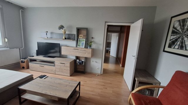 Eladó téglalakás, Debrecenben 69.9 M Ft, 3 szobás