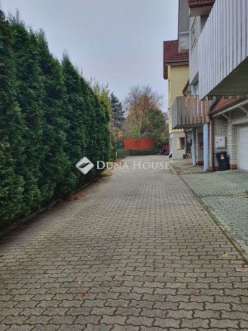 Eladó téglalakás, Budakeszin 135 M Ft, 5 szobás