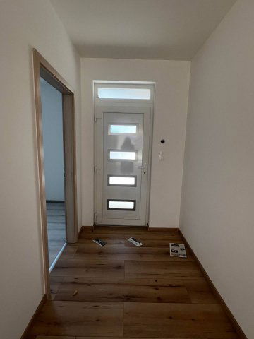 Eladó családi ház, Környén 154.6 M Ft, 5 szobás
