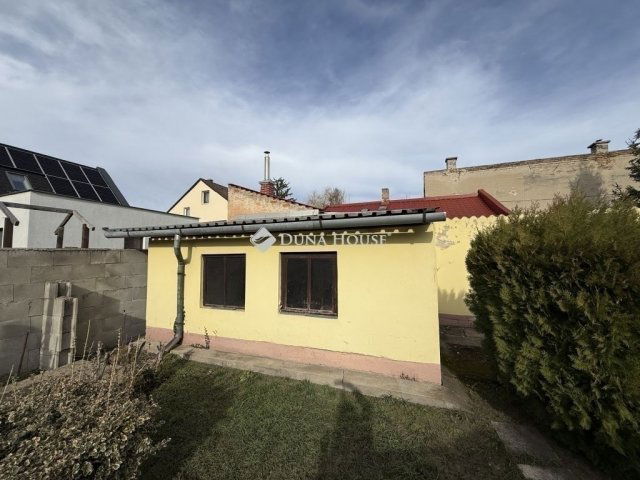 Eladó családi ház, Budapesten, XX. kerületben 64.9 M Ft