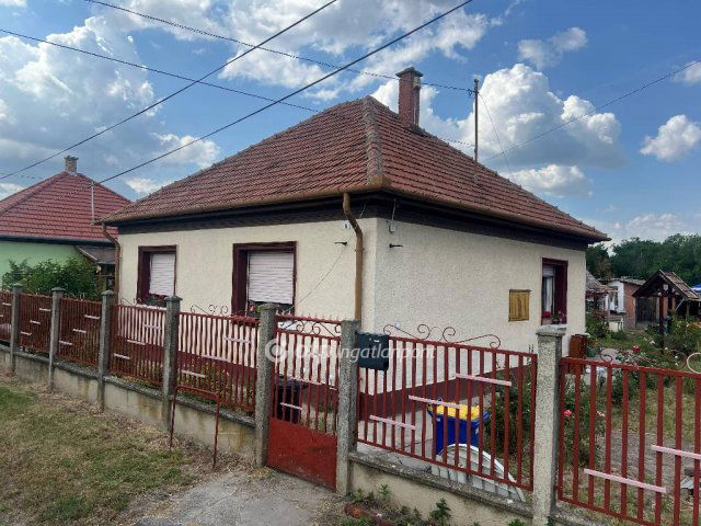 Eladó családi ház, Tápiógyörgyén 24.9 M Ft, 2 szobás