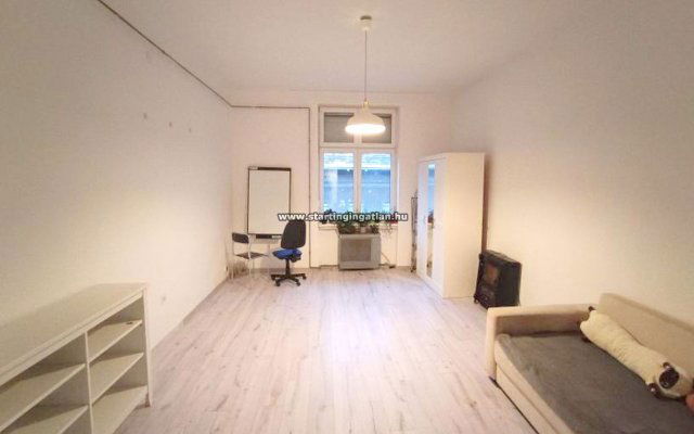 Eladó téglalakás, Budapesten, VII. kerületben, István utcában