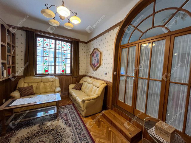 Eladó családi ház, Debrecenben 180 M Ft, 4 szobás