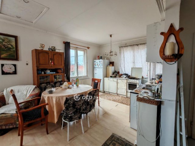 Eladó családi ház, Zsámbékon 69 M Ft, 5 szobás