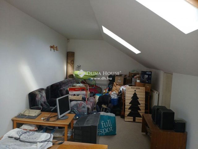 Eladó családi ház, Budapesten, XV. kerületben 68.5 M Ft