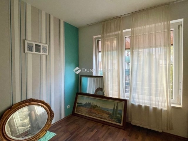 Eladó téglalakás, Budapesten, VIII. kerületben 109.9 M Ft