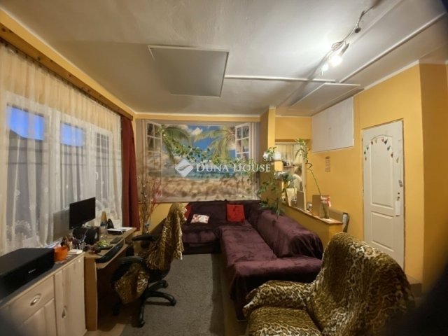 Eladó családi ház, Szegeden 90 M Ft, 4 szobás