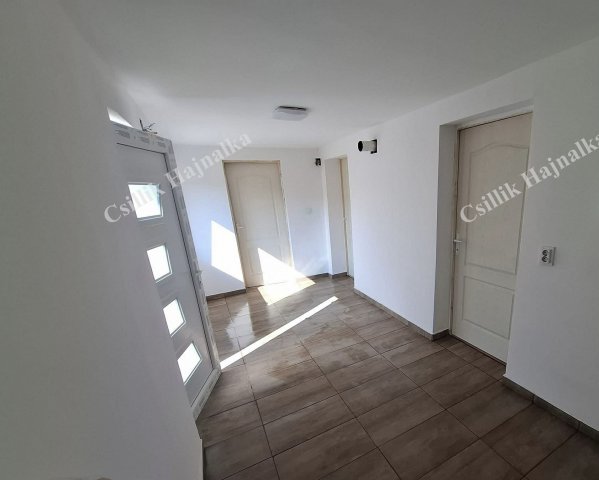 Eladó családi ház, Szolnokon 32.9 M Ft, 2 szobás