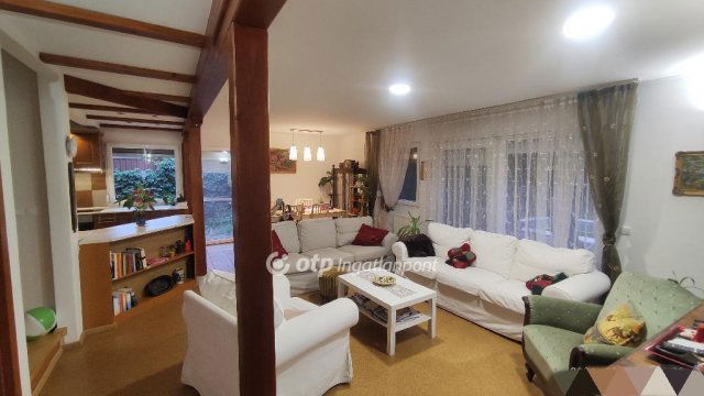 Eladó családi ház, Szigetszentmiklóson 119.9 M Ft, 5 szobás