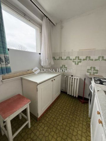 Eladó panellakás, Veszprémben 67 M Ft, 3+1 szobás