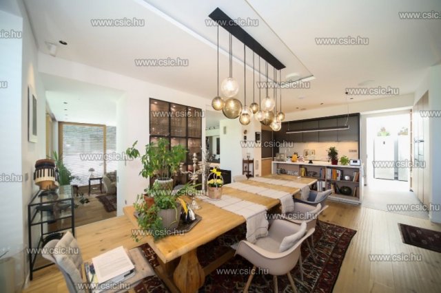 Eladó családi ház, Szentendrén 449.9 M Ft, 4 szobás