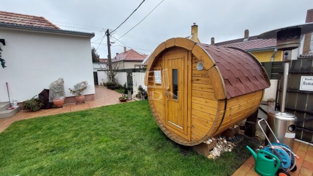 Eladó családi ház, Keszthelyen 74.9 M Ft, 4 szobás