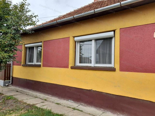Eladó családi ház, Szolnokon 35 M Ft, 4 szobás