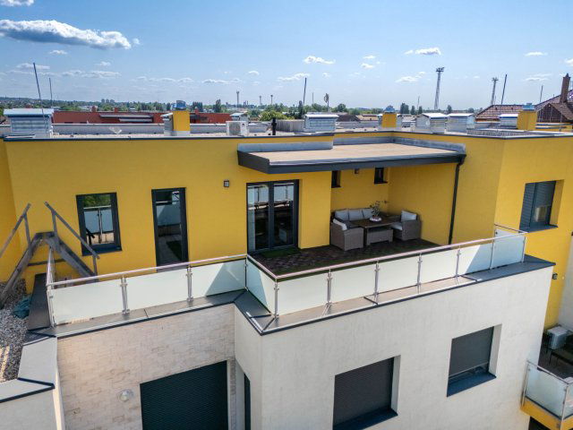 Eladó téglalakás, Székesfehérvárott 119 M Ft, 4 szobás