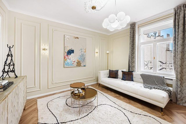 Eladó téglalakás, Budapesten, V. kerületben, Szervita téren