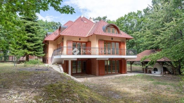 Eladó családi ház, Leányfaluban 219 M Ft, 4 szobás