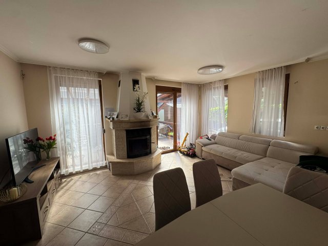 Eladó családi ház, Szigethalmon 97.9 M Ft, 3 szobás