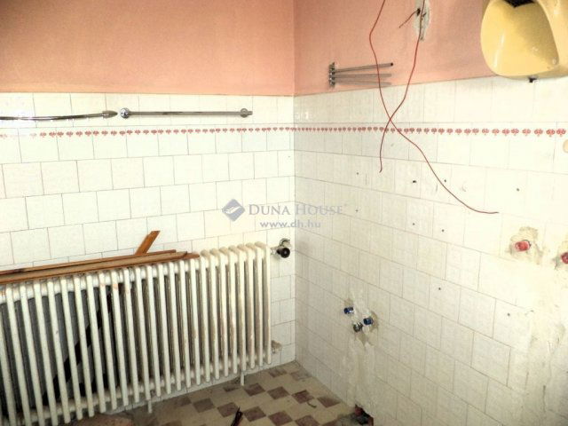 Eladó családi ház, Sárszentmihályon 98.7 M Ft, 5 szobás