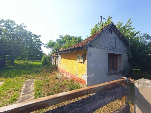 Eladó családi ház, Nagykátán 13 M Ft, 2 szobás