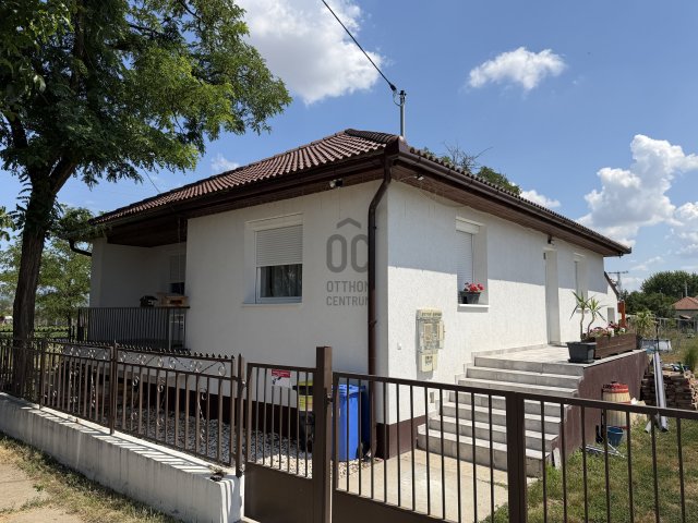 Eladó családi ház, Adácson 48 M Ft, 3 szobás