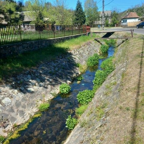 Eladó családi ház, Bárnán 25.5 M Ft, 3 szobás