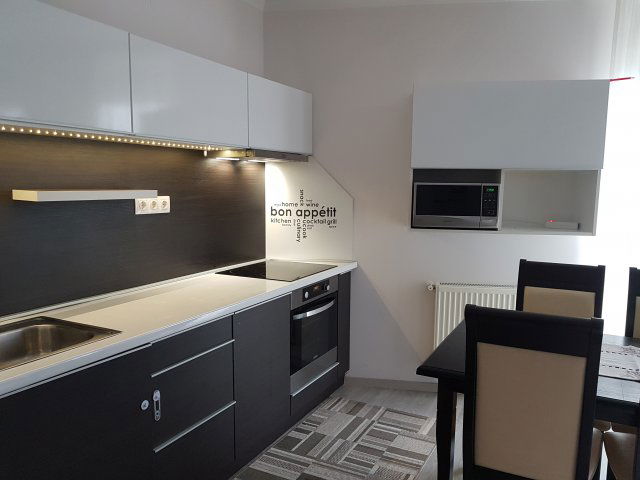 Kiadó téglalakás, albérlet, Debrecenben 250 E Ft / hó