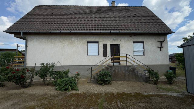Eladó családi ház, Nyíregyházán 39.8 M Ft, 5 szobás