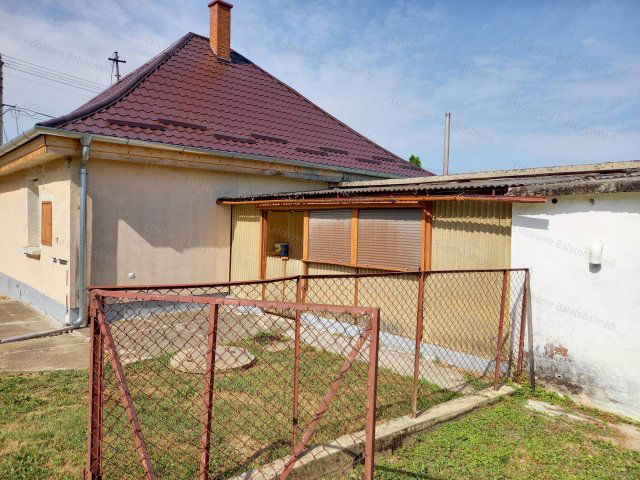 Eladó családi ház, Olaszfalun 30 M Ft, 9 szobás