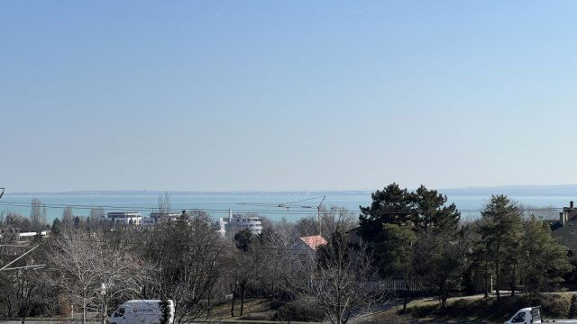 Eladó téglalakás, Balatonfüreden 138 M Ft, 3 szobás