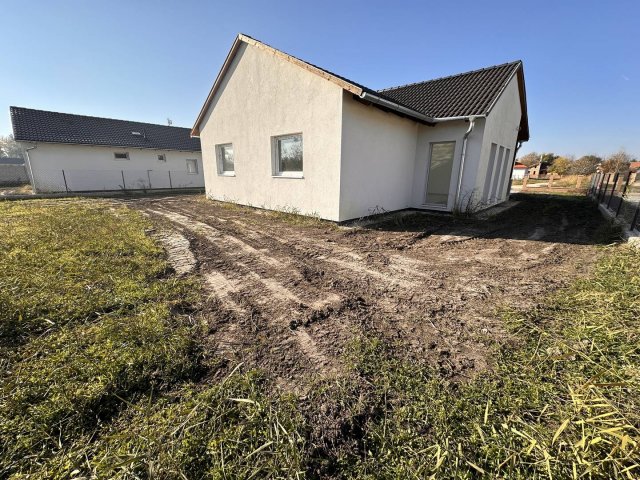 Eladó családi ház, Ráckevén 84.9 M Ft, 4 szobás