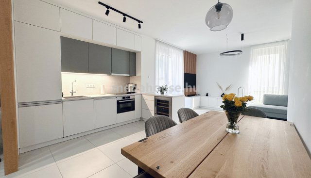 Eladó téglalakás, Budapesten, XI. kerületben 155 M Ft, 3 szobás