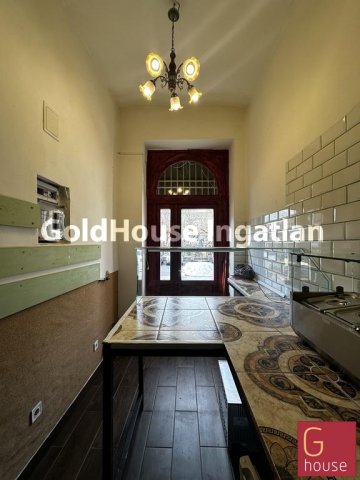 Kiadó üzlethelyiség, Budapesten, VII. kerületben, Klauzál téren