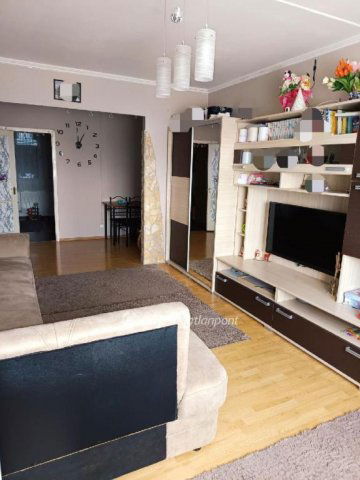 Eladó panellakás, Székesfehérvárott 66.9 M Ft, 2+1 szobás